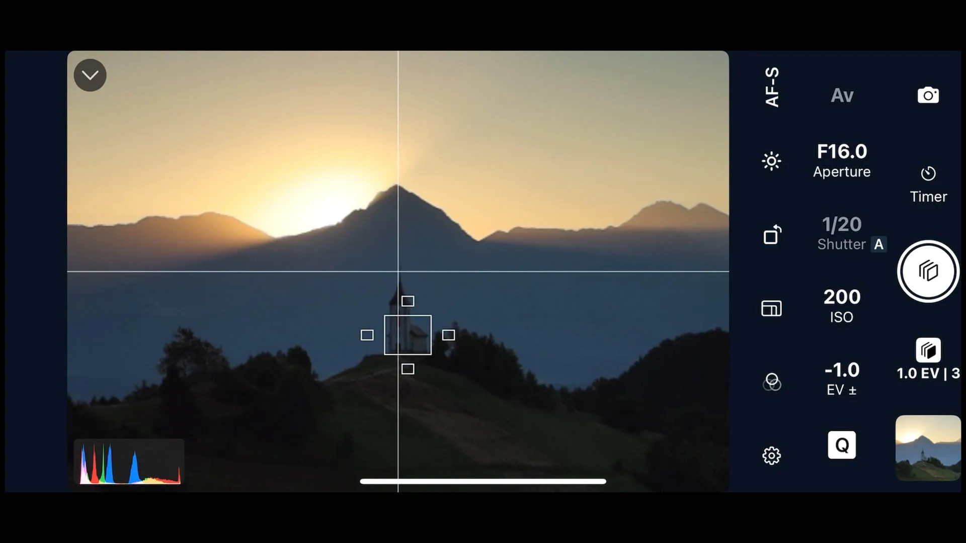 using the 2x2 grid overlay in Shutter+